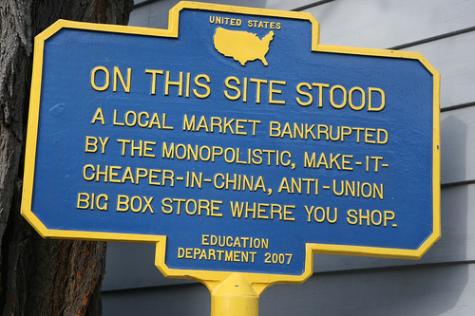"on this site... a commentary" - photo by Marc Levin - Creative Commons: some rights reserved 